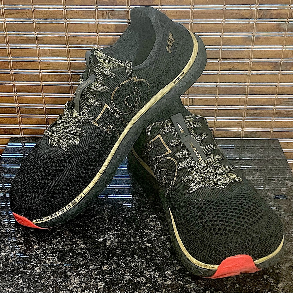 Altra Escalante Racer 19 Tokyo Edition Women's sneakers black gold US 10 / EU 42